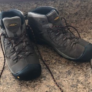 Men’s Keen composite toe boots 🥾